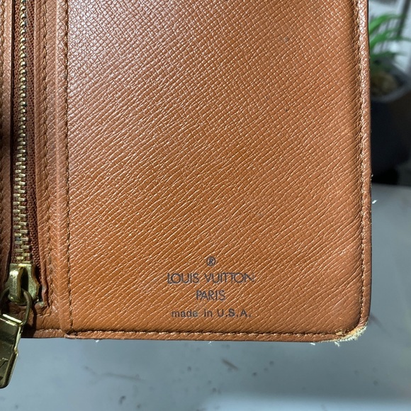 Authentic Louis Vuitton Monogram Long French Kisslock Wallet - Picture 9 of 16